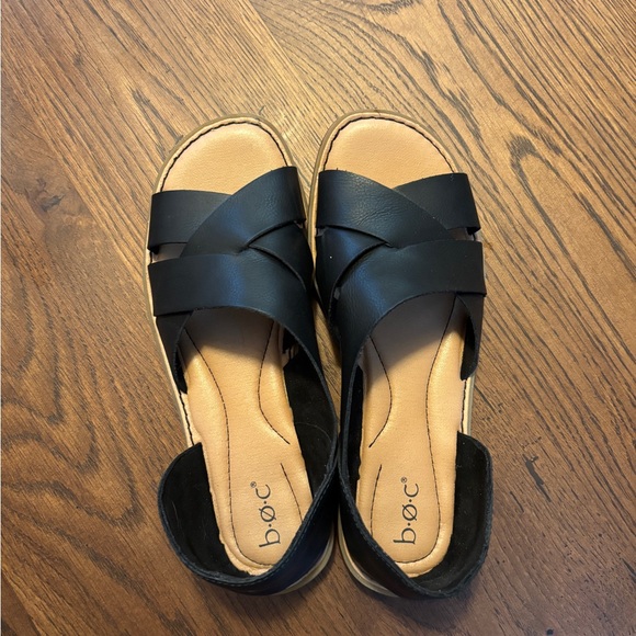 b.o.c. Women's Black and Tan Sandals - Picture 1 of 3